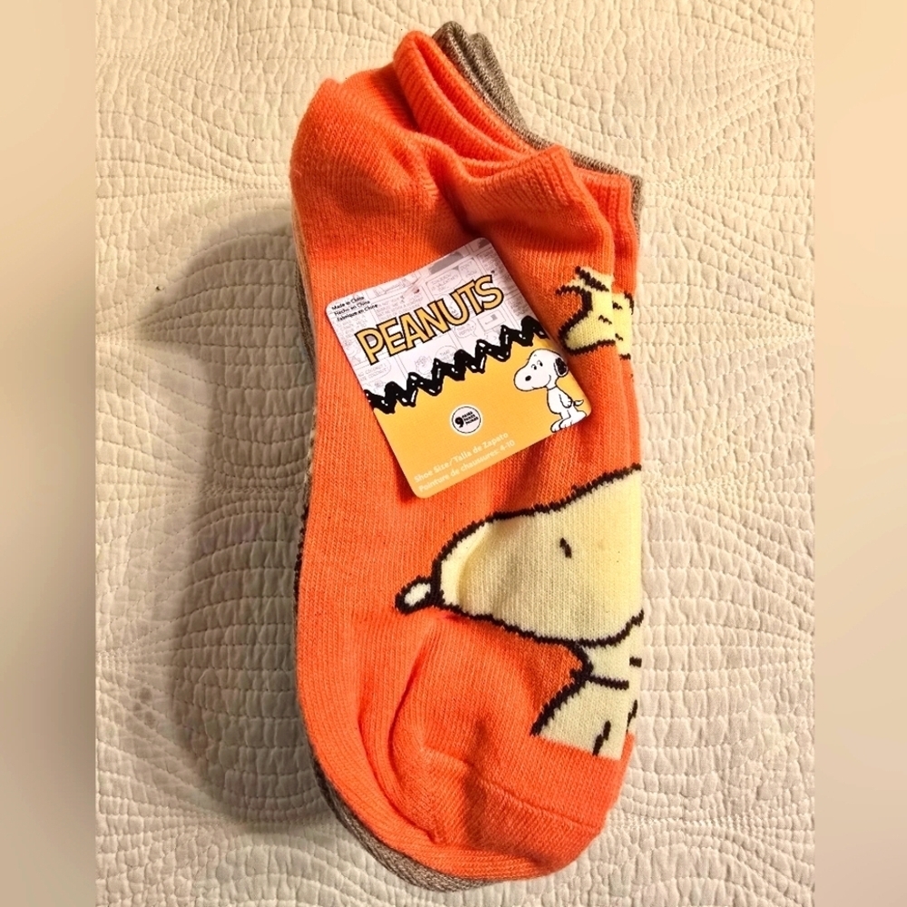 NWT Ladies Peanuts Snoopy 9 Pairs Of Ankle Socks